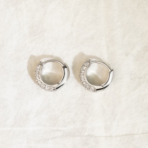 ラウンドパヴェフープピアス E171H25929-W（4週間発送） ラウンドパヴェフープピアス E171H25929-W（4週間発送） | ピアス