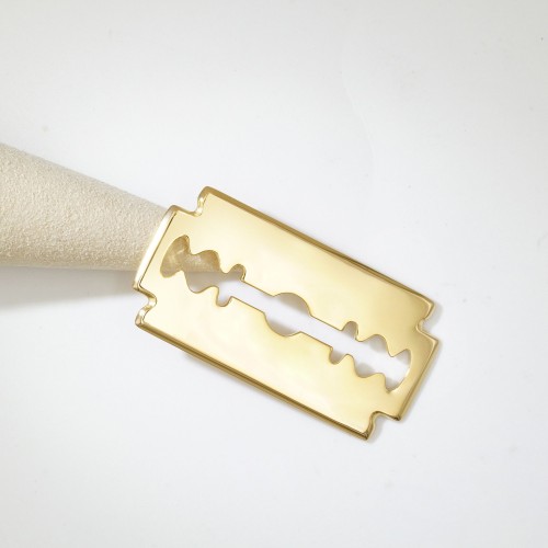 カミソリの刃型ペンダントトップ P001H2461（4週間発送） | ペンダント  